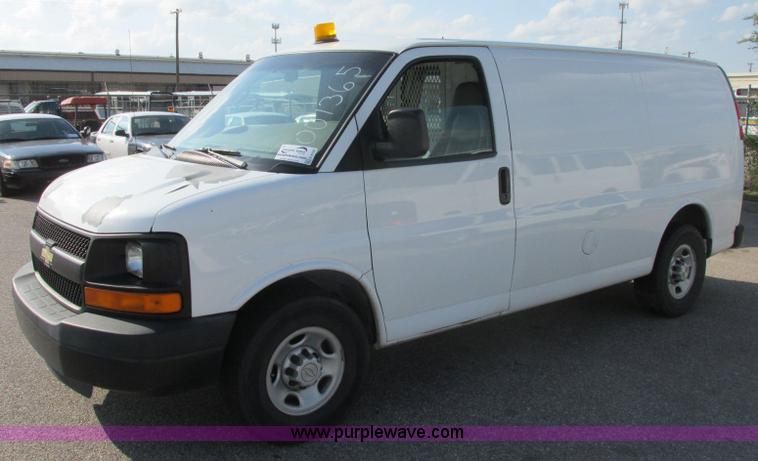 image for item K8558 2007 Chevrolet Express 2500 Cargo van