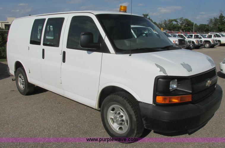 image for item K8558 2007 Chevrolet Express 2500 Cargo van