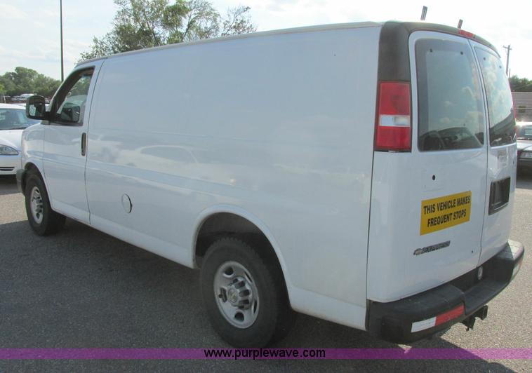 image for item K8558 2007 Chevrolet Express 2500 Cargo van