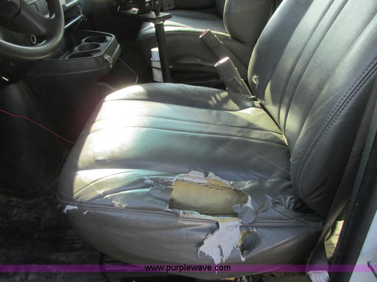 image for item K8558 2007 Chevrolet Express 2500 Cargo van