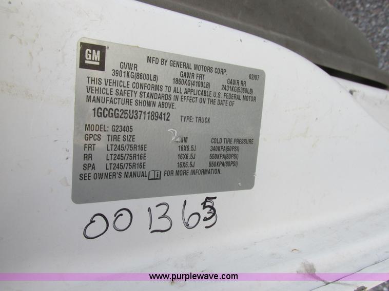 image for item K8558 2007 Chevrolet Express 2500 Cargo van