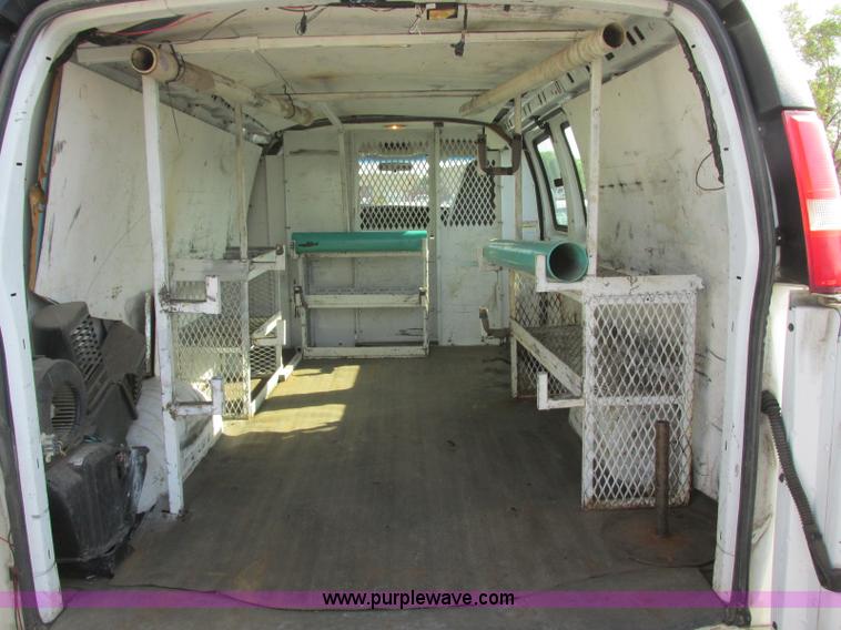 image for item K8558 2007 Chevrolet Express 2500 Cargo van