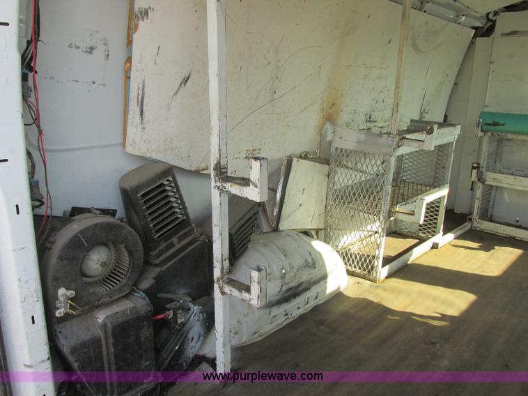 image for item K8558 2007 Chevrolet Express 2500 Cargo van