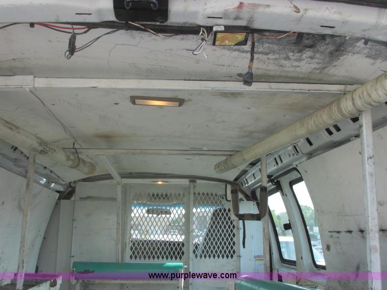 image for item K8558 2007 Chevrolet Express 2500 Cargo van