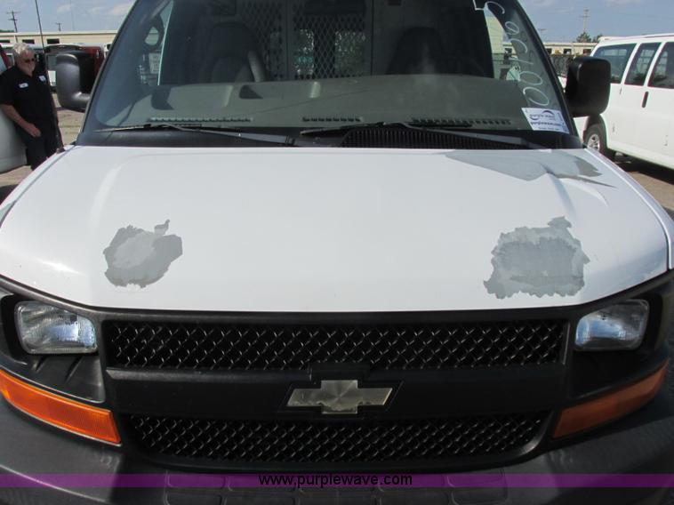 image for item K8558 2007 Chevrolet Express 2500 Cargo van