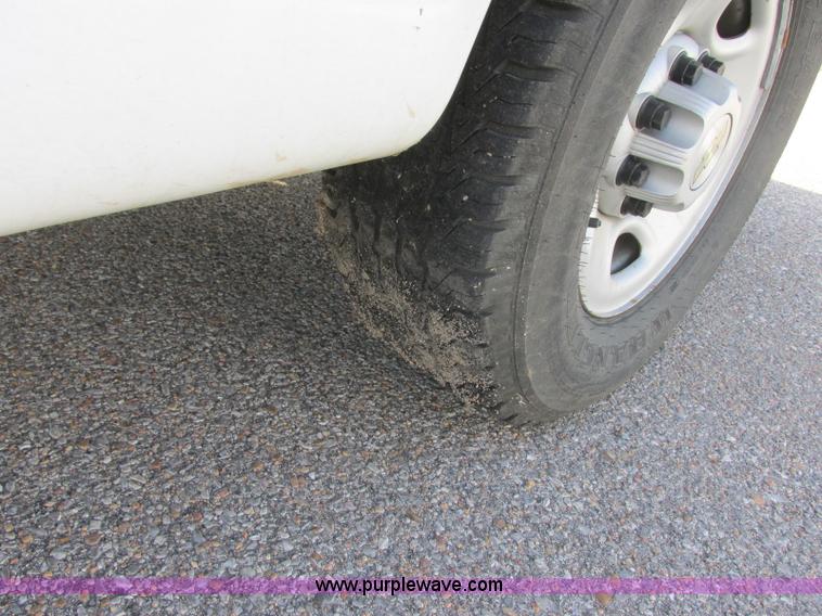 image for item K8558 2007 Chevrolet Express 2500 Cargo van