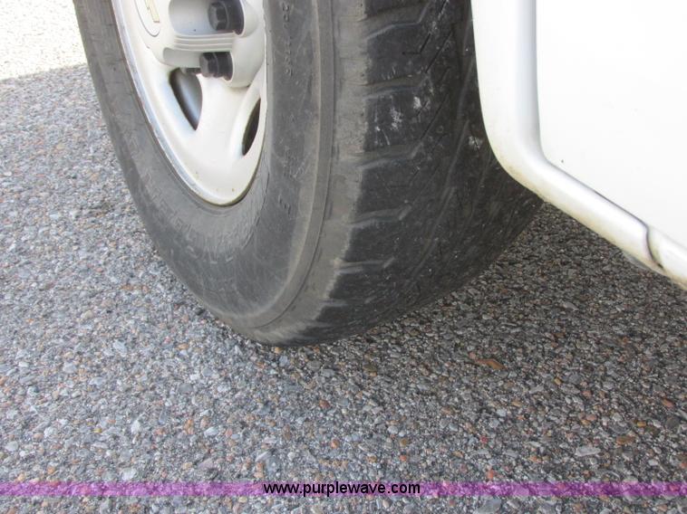 image for item K8558 2007 Chevrolet Express 2500 Cargo van