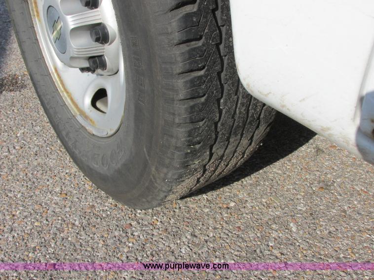 image for item K8558 2007 Chevrolet Express 2500 Cargo van