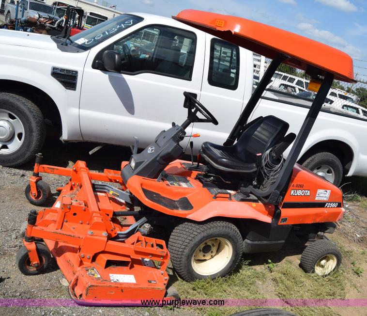 image for item K8562 Kubota F2560 lawn mower