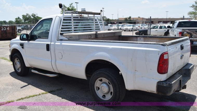 image for item K8563 2008 Ford F250 Super Duty XL pickup truck