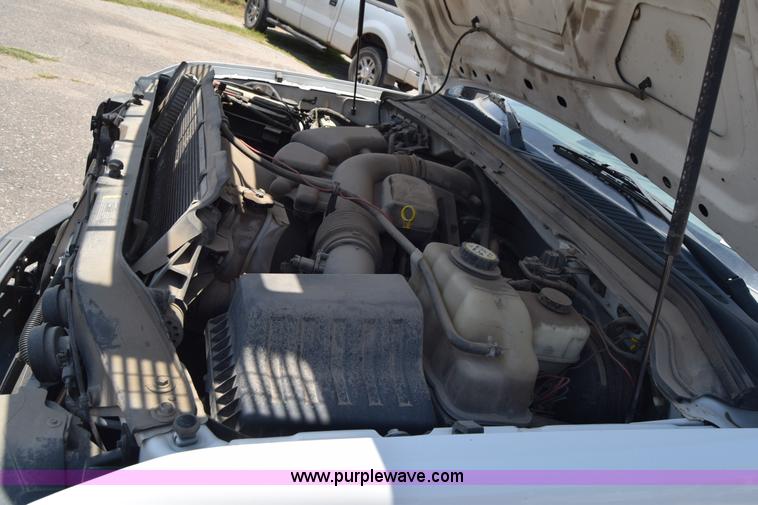 image for item K8563 2008 Ford F250 Super Duty XL pickup truck