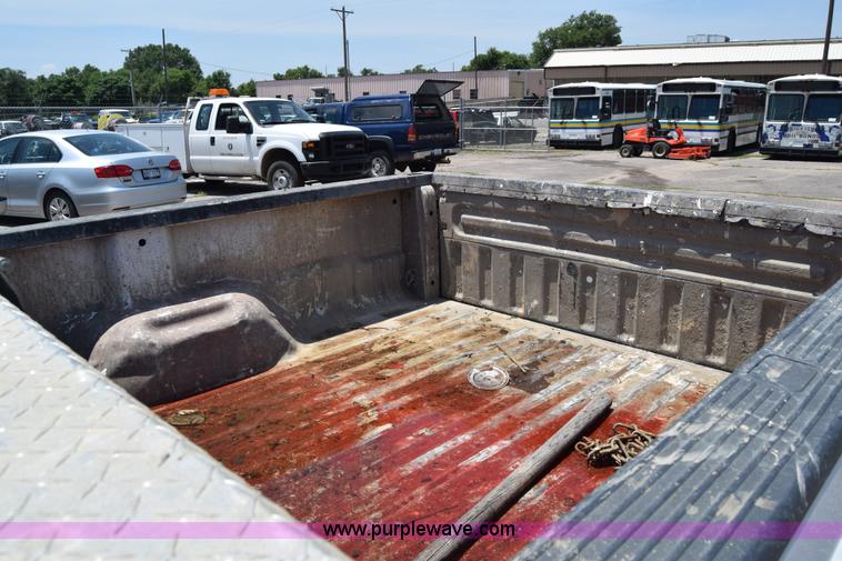 image for item K8563 2008 Ford F250 Super Duty XL pickup truck