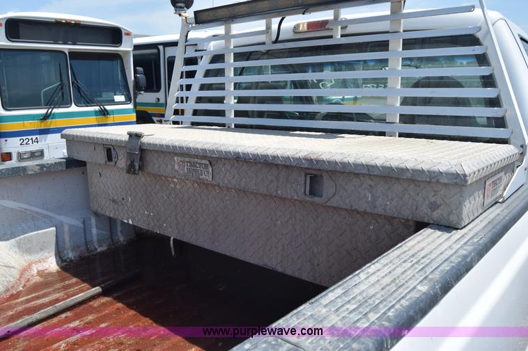 image for item K8563 2008 Ford F250 Super Duty XL pickup truck