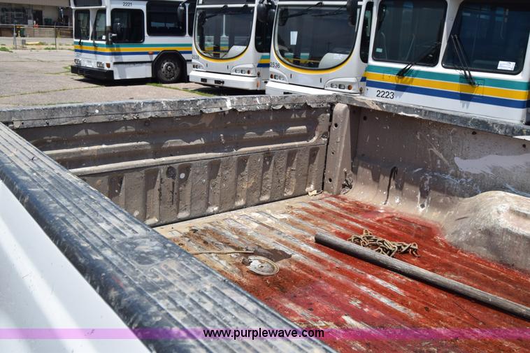 image for item K8563 2008 Ford F250 Super Duty XL pickup truck