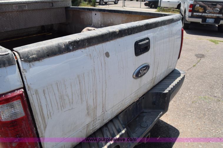 image for item K8563 2008 Ford F250 Super Duty XL pickup truck