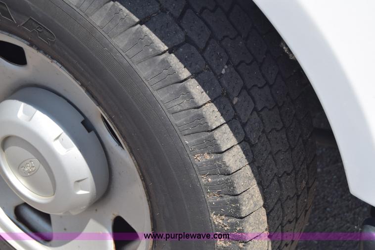 image for item K8563 2008 Ford F250 Super Duty XL pickup truck