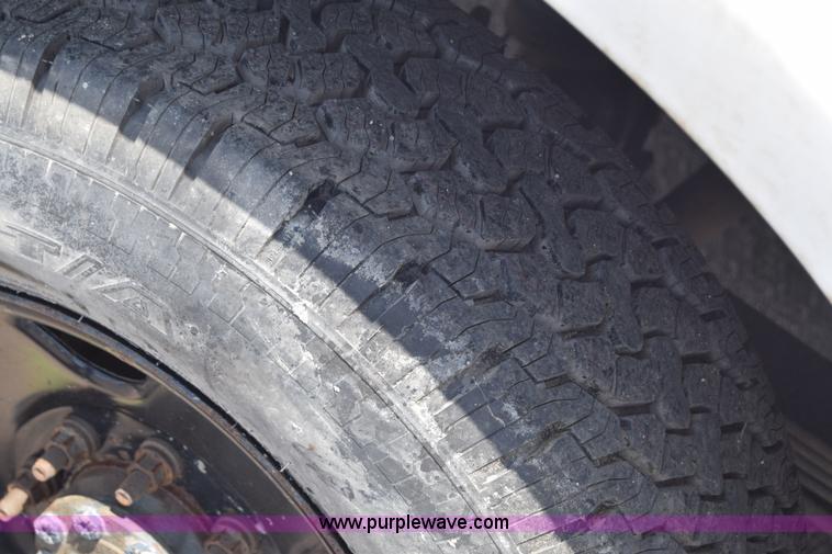 image for item K8563 2008 Ford F250 Super Duty XL pickup truck