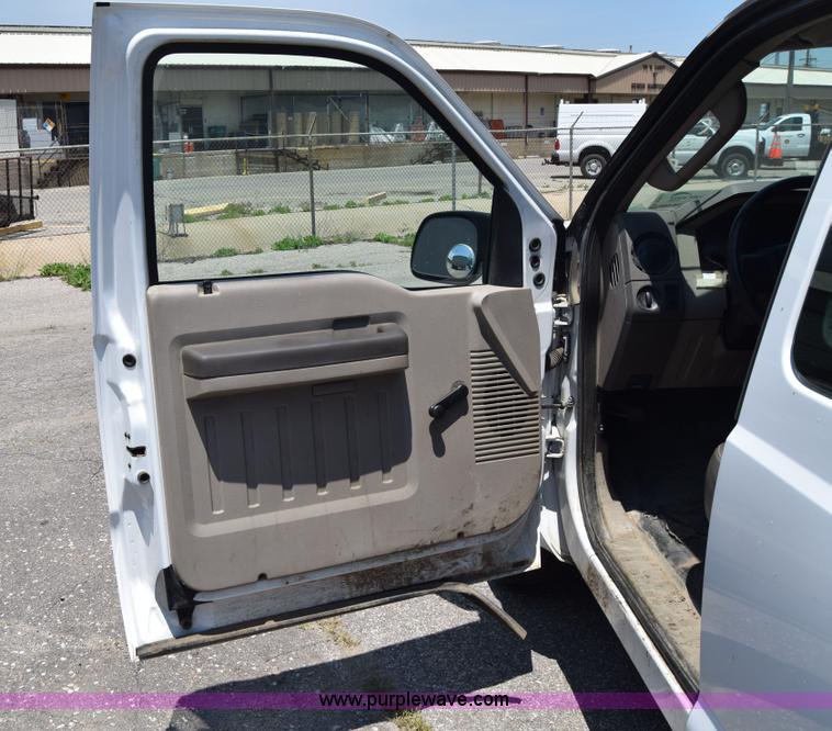 image for item K8564 2008 Ford F250 Super Duty XL SuperCab pickup truck