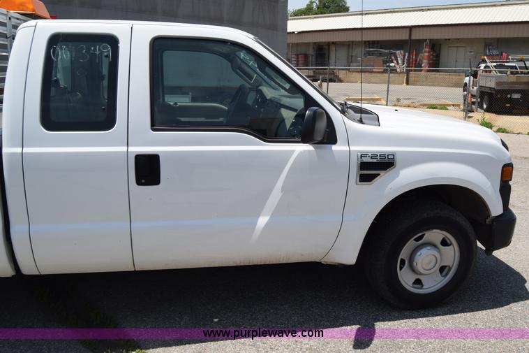 image for item K8564 2008 Ford F250 Super Duty XL SuperCab pickup truck