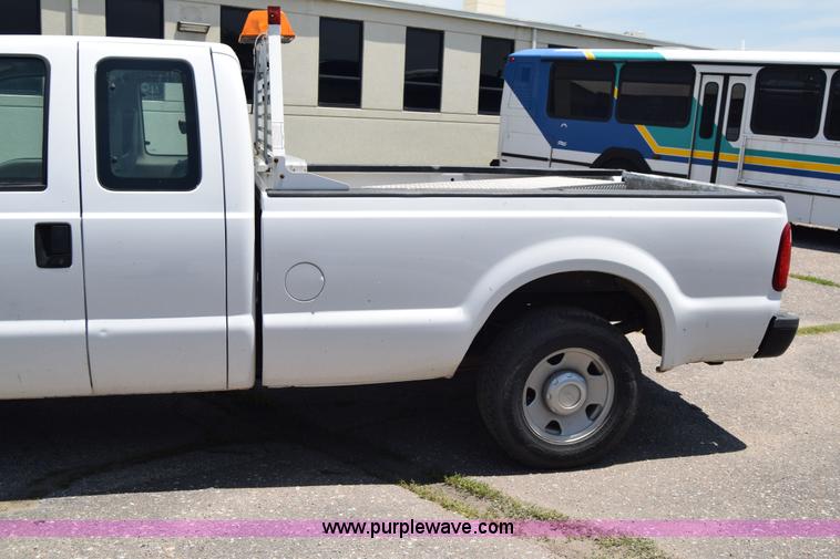image for item K8564 2008 Ford F250 Super Duty XL SuperCab pickup truck