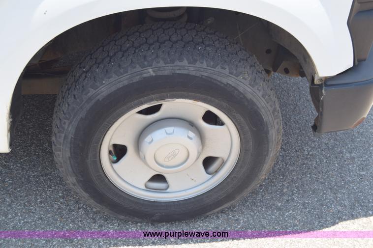 image for item K8564 2008 Ford F250 Super Duty XL SuperCab pickup truck