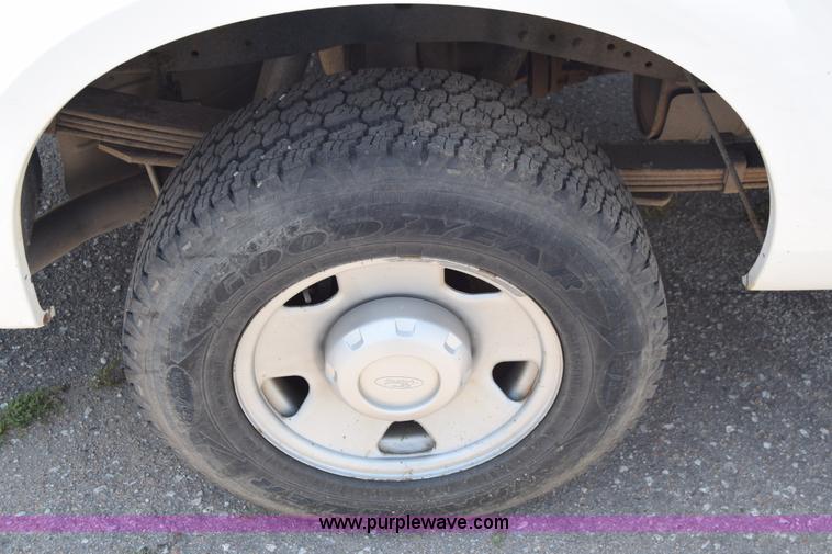 image for item K8564 2008 Ford F250 Super Duty XL SuperCab pickup truck