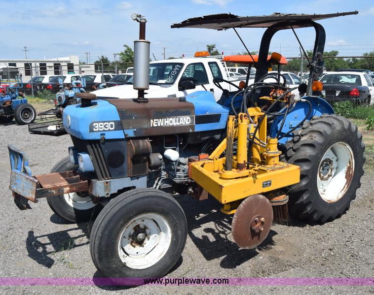 image for item K8565 1996 New Holland 3930 tractor