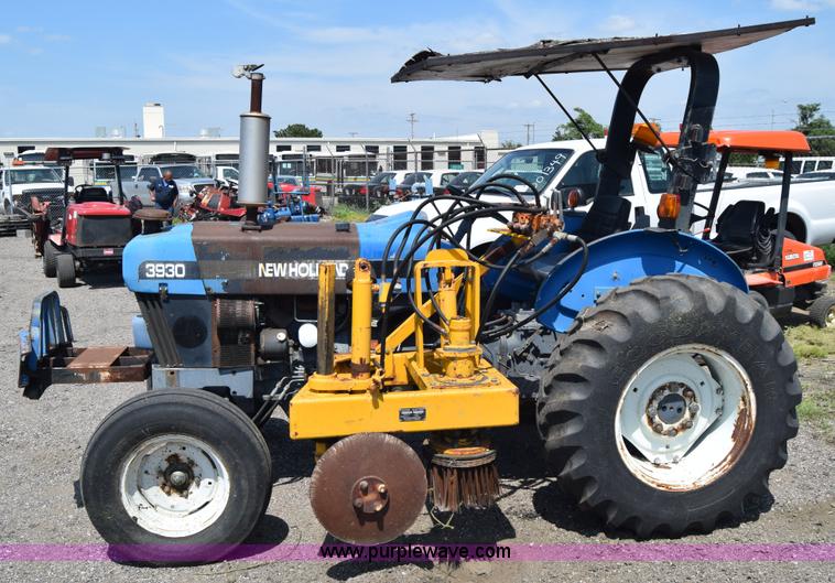 image for item K8565 1996 New Holland 3930 tractor
