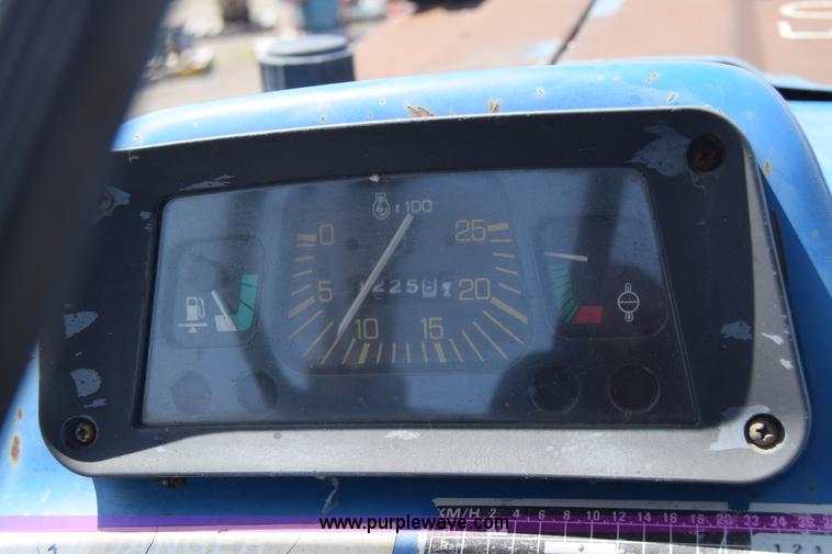 image for item K8565 1996 New Holland 3930 tractor