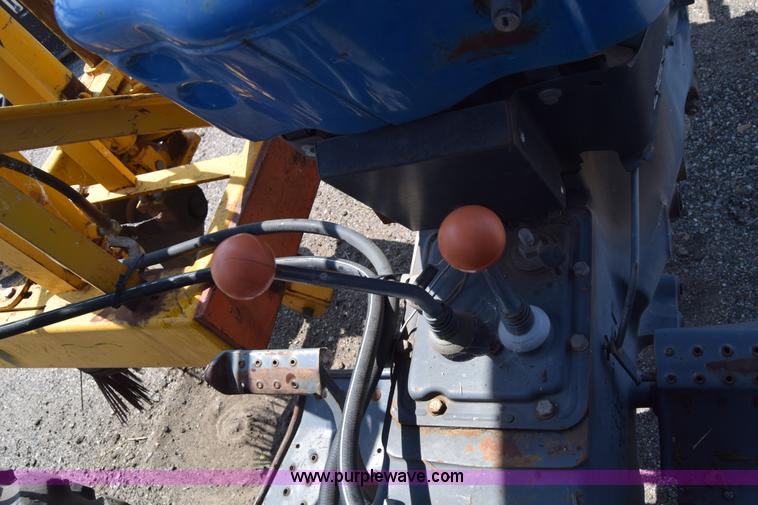 image for item K8565 1996 New Holland 3930 tractor