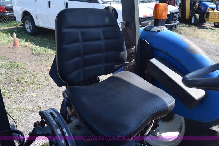 image for item K8565 1996 New Holland 3930 tractor