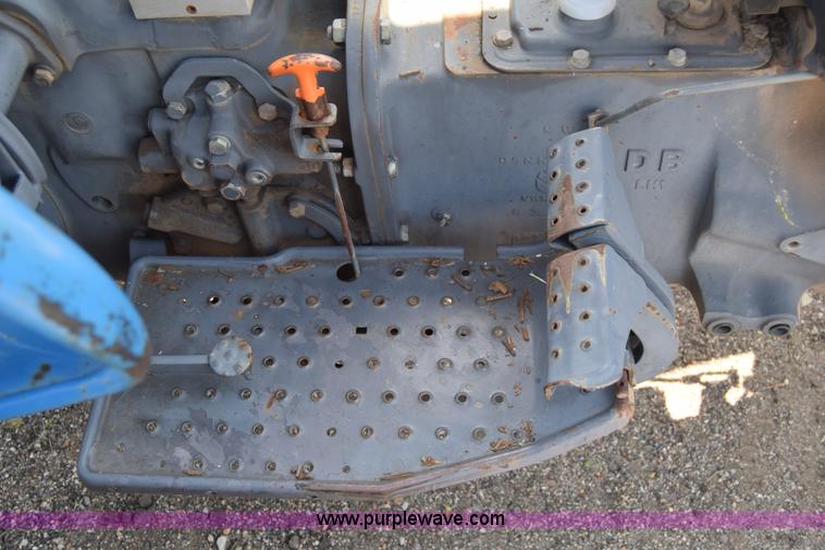 image for item K8565 1996 New Holland 3930 tractor