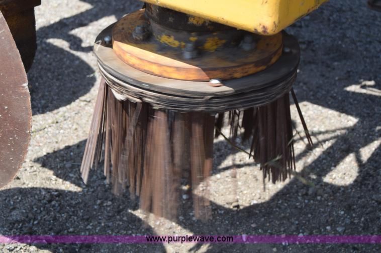 image for item K8565 1996 New Holland 3930 tractor