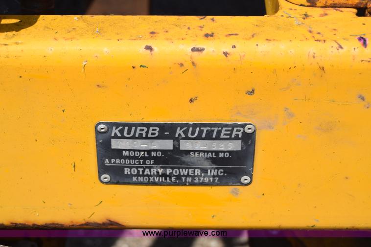 image for item K8565 1996 New Holland 3930 tractor