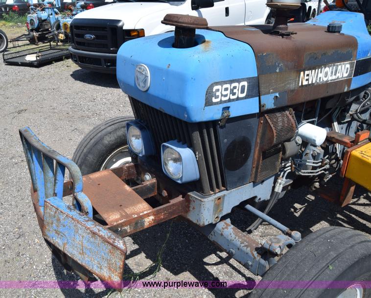 image for item K8565 1996 New Holland 3930 tractor