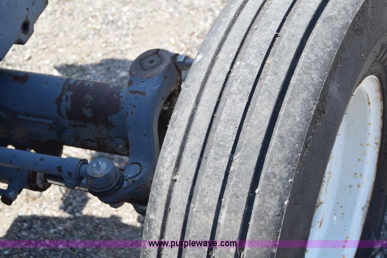 image for item K8565 1996 New Holland 3930 tractor