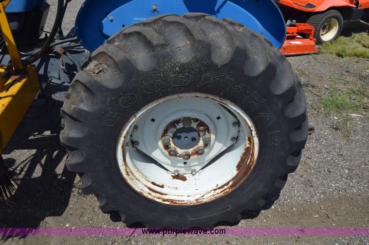 image for item K8565 1996 New Holland 3930 tractor