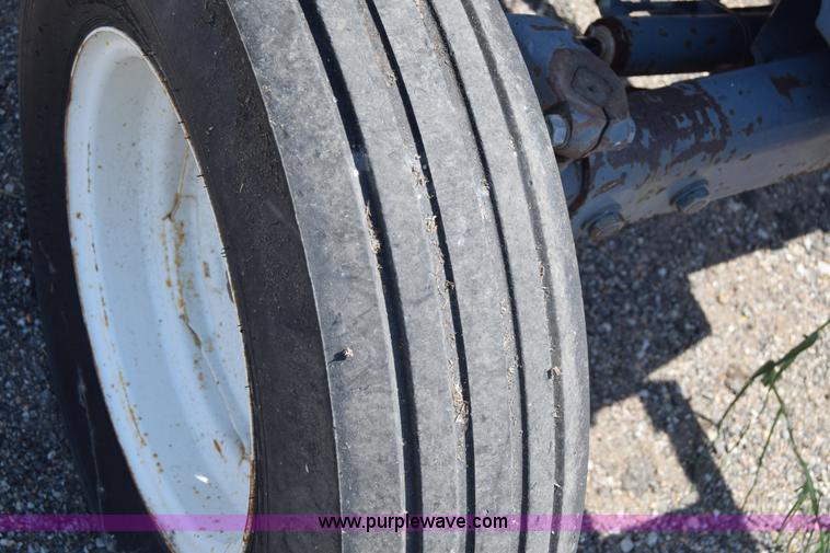 image for item K8565 1996 New Holland 3930 tractor