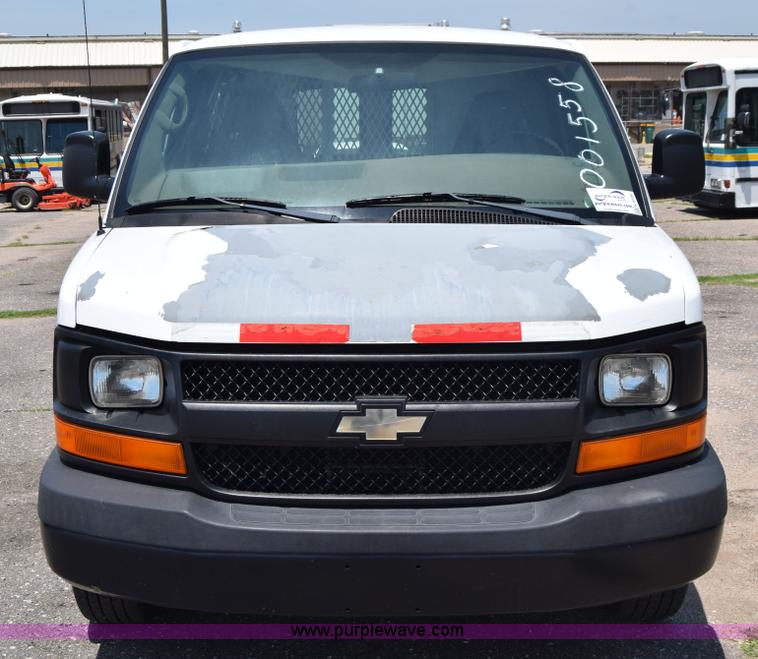 image for item K8566 2007 Chevrolet Express 2500 Cargo van