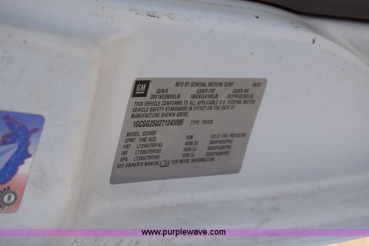 image for item K8566 2007 Chevrolet Express 2500 Cargo van