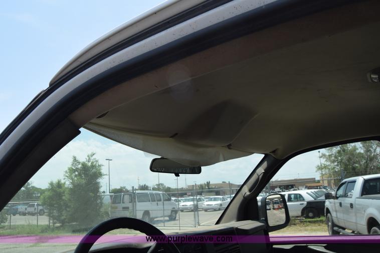 image for item K8566 2007 Chevrolet Express 2500 Cargo van