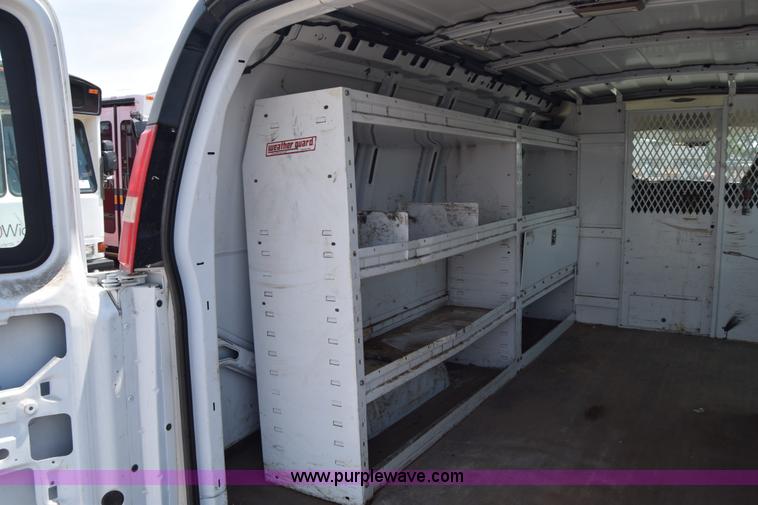 image for item K8566 2007 Chevrolet Express 2500 Cargo van