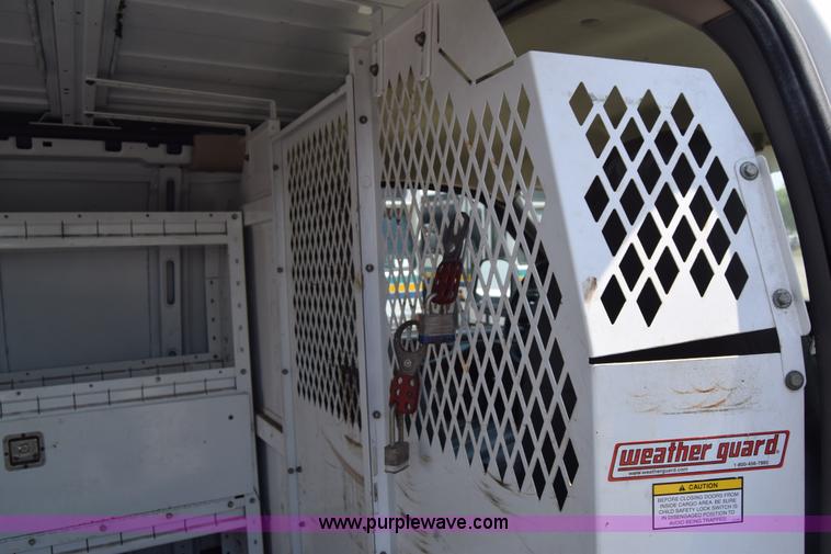 image for item K8566 2007 Chevrolet Express 2500 Cargo van