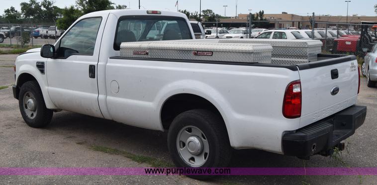 image for item K8567 2008 Ford F250 Super Duty XL pickup truck