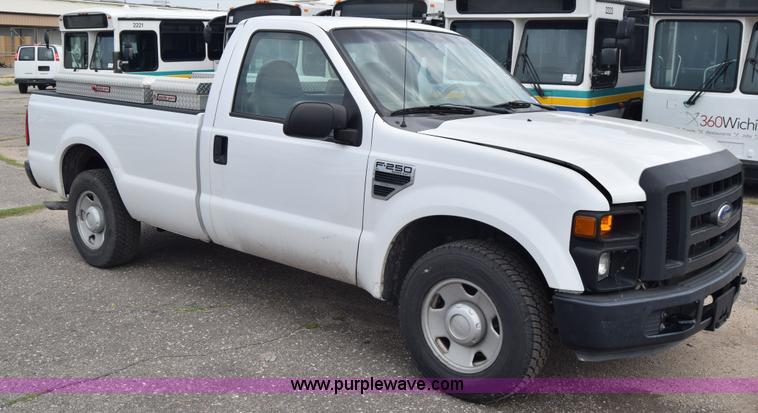 image for item K8567 2008 Ford F250 Super Duty XL pickup truck