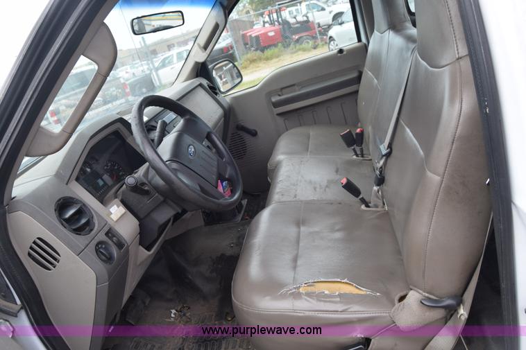 image for item K8567 2008 Ford F250 Super Duty XL pickup truck