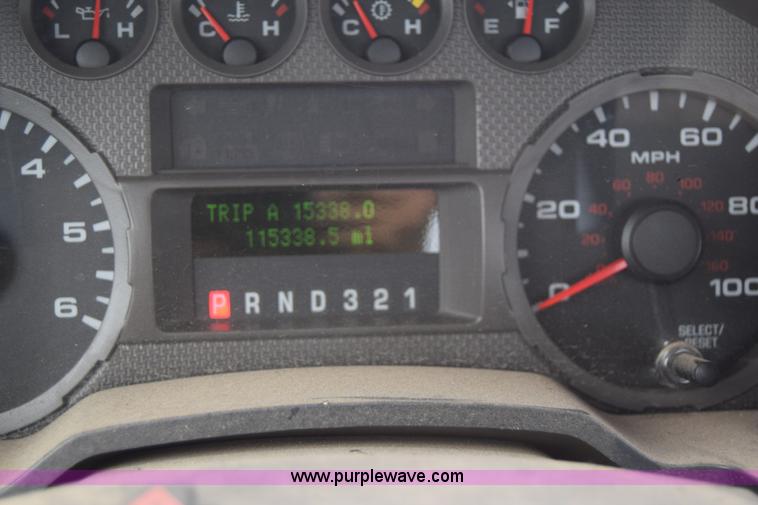 image for item K8567 2008 Ford F250 Super Duty XL pickup truck