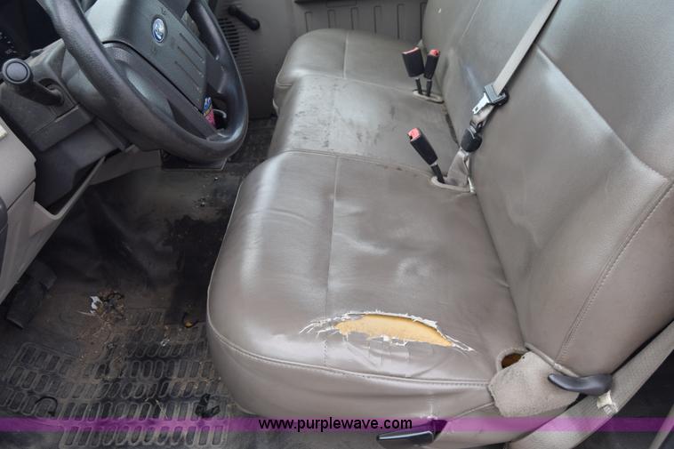 image for item K8567 2008 Ford F250 Super Duty XL pickup truck