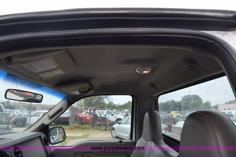 image for item K8567 2008 Ford F250 Super Duty XL pickup truck