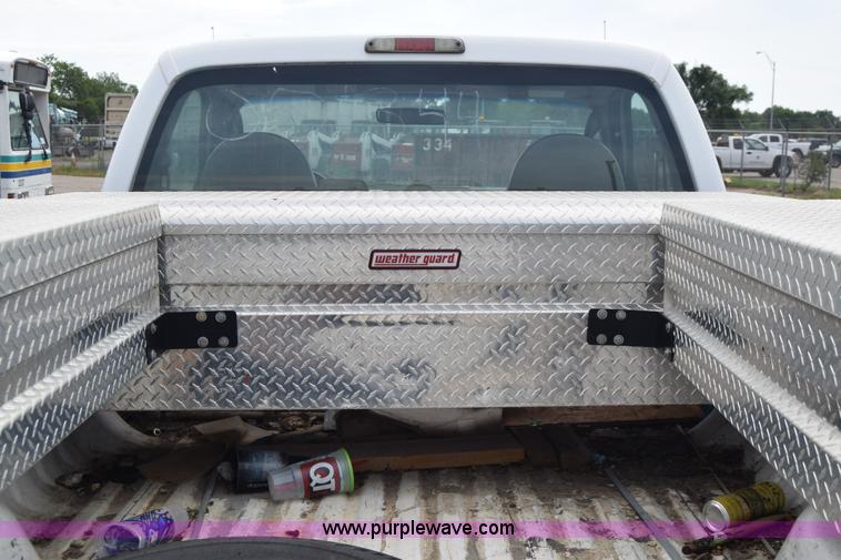 image for item K8567 2008 Ford F250 Super Duty XL pickup truck